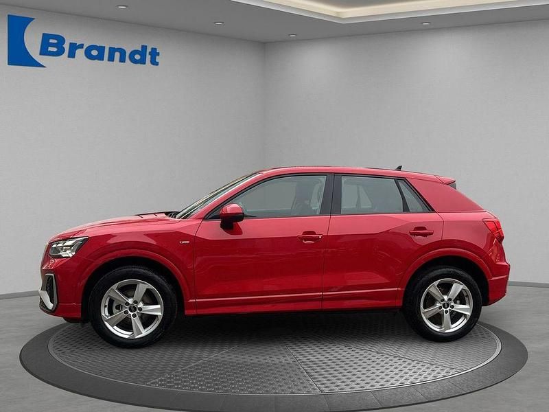 Gebraucht Audi Q2 S-Line 150 PS (110 kW) 2025 Rot SUV
