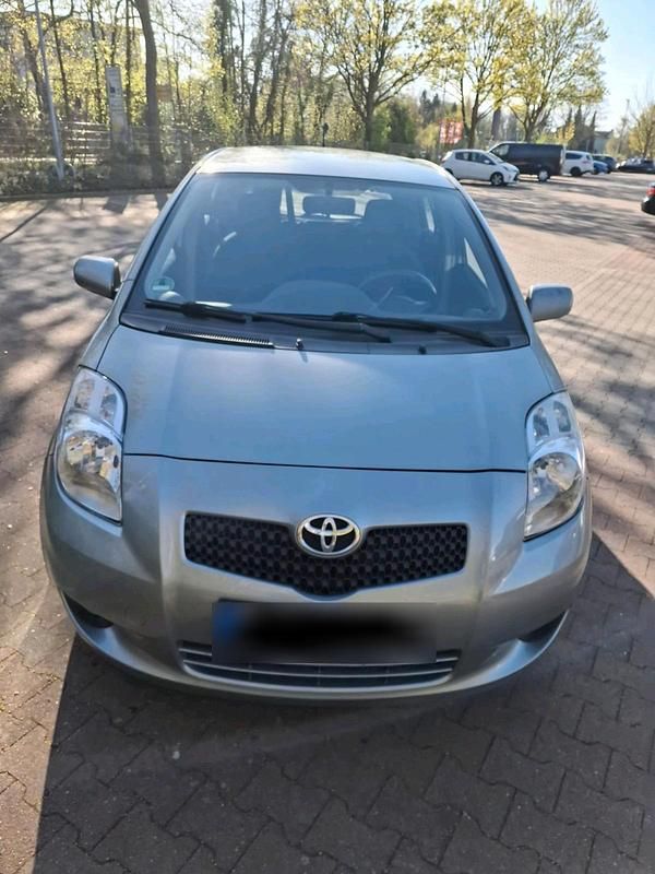 Gebraucht Toyota Yaris 87 PS (63 kW) 2007 Grau Kleinwagen