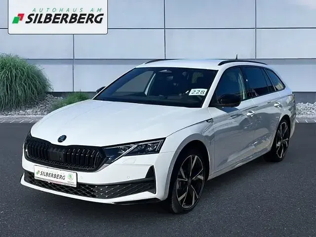 Gebraucht Skoda Octavia SportLine 150 PS (110 kW) 2026 Moonweiss metallic Kombi