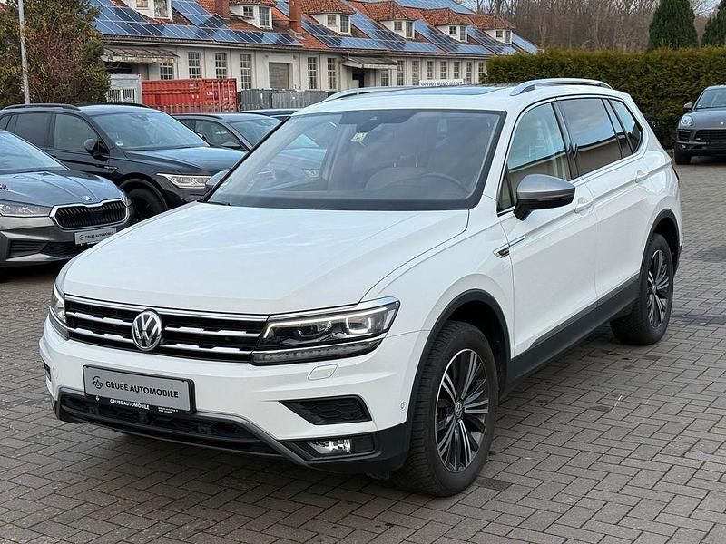 Weiß Gebraucht 2021 VW Tiguan Allspace Highline SUV | 26.550 € (Superpreis) - Bild 1/4