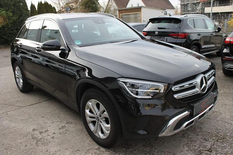 Gebraucht Mercedes GLC220 194 PS (142 kW) 2022 Schwarz SUV