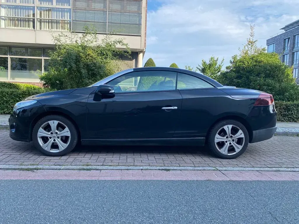 Gebraucht Renault Mégane Cabriolet Luxe 131 PS (96 kW) 2012 Schwarz Cabrio