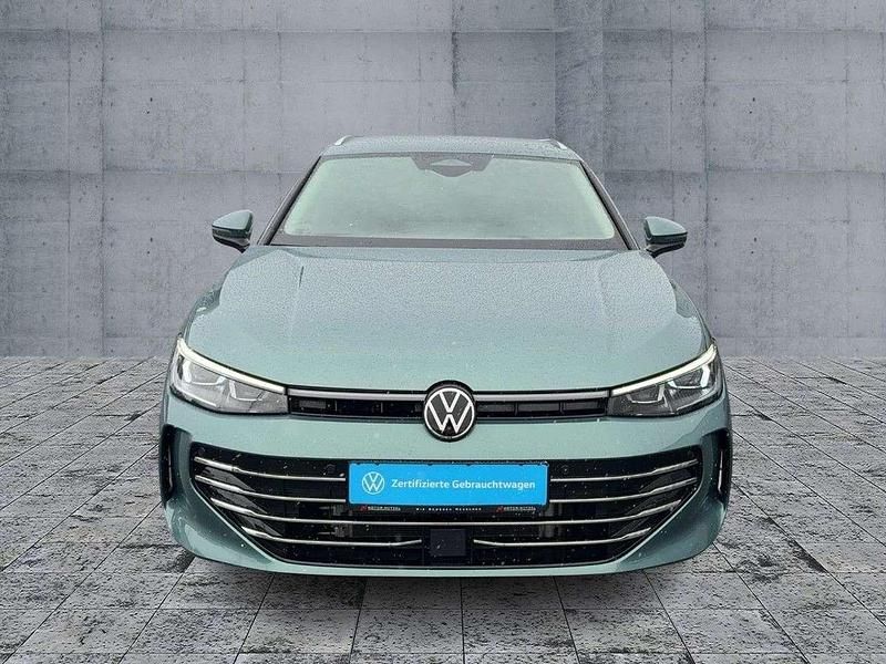 Gebraucht VW Passat 193 PS (141 kW) 2025 Maripositgrün metallic Kombi