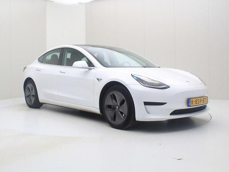 Gebraucht Tesla Model 3 Standard Range 225 kW (306 PS) 2020 Weiß Limousine