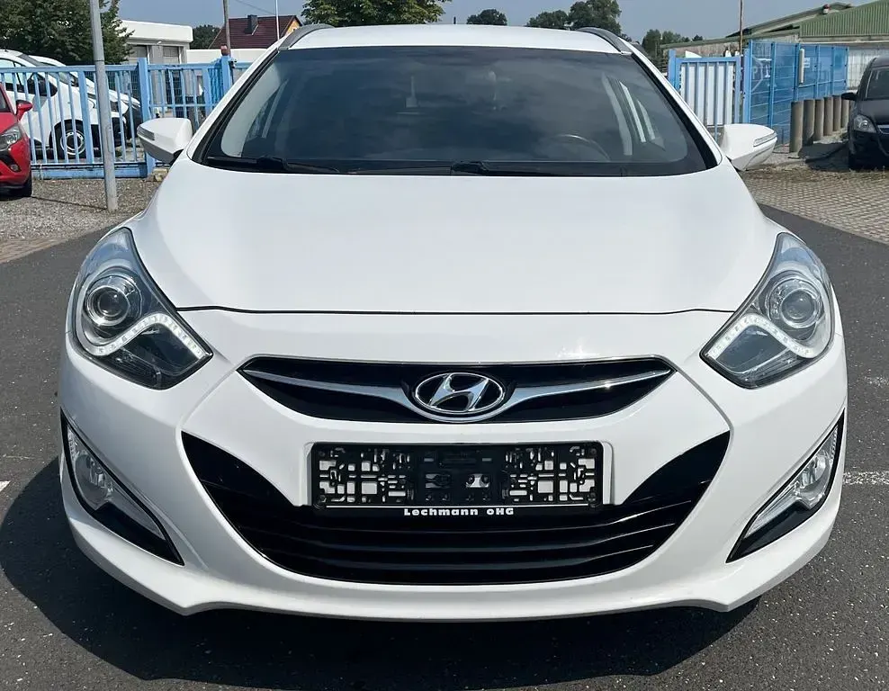 Gebraucht Hyundai i40 Edition 135 PS (99 kW) 2013 Weiß Kombi