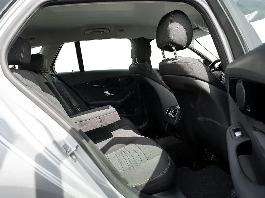 Gebraucht Mercedes C200 160 PS (117 kW) 2020 Silber Limousine