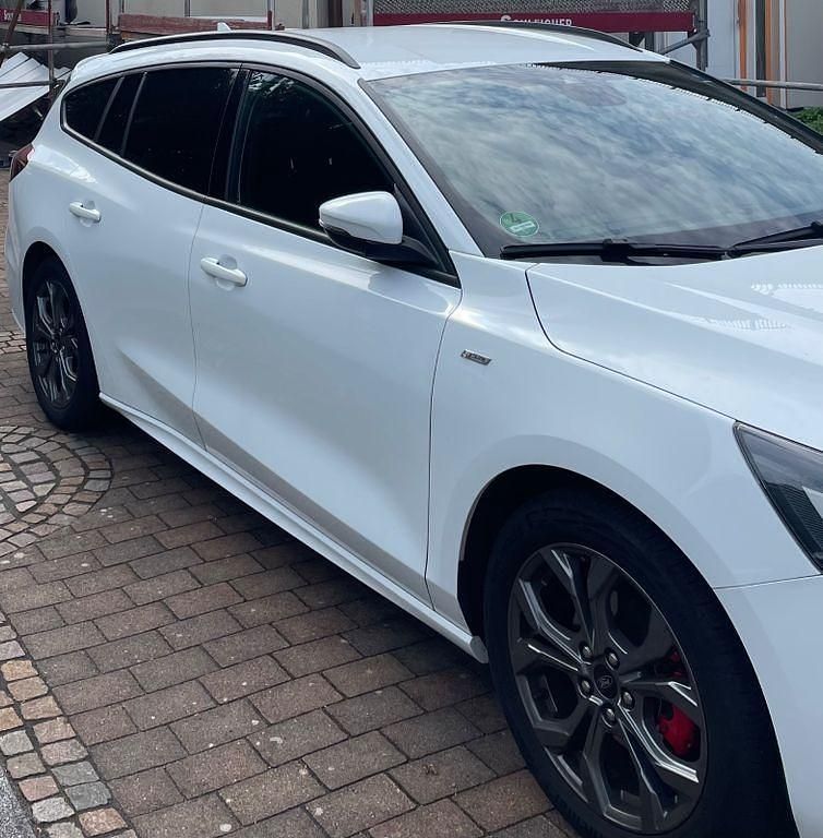 Gebraucht Ford Focus ST-Line X 125 PS (91 kW) 2022 Weiß Kombi