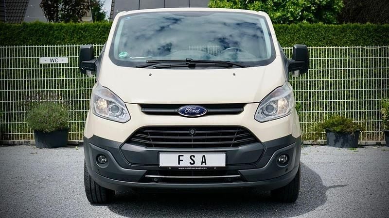 Gebraucht Ford Tourneo 131 PS (96 kW) 2017 Van / Kleinbus