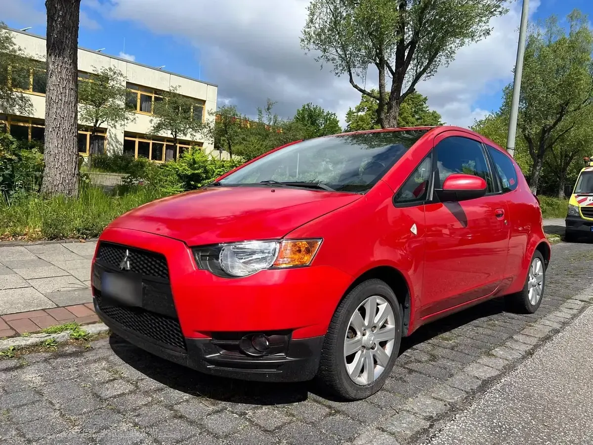 Gebraucht Mitsubishi Colt 90 PS (66 kW) 2009 Rot Kleinwagen