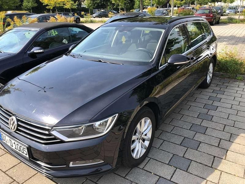 Schwarz Gebraucht 2015 VW Passat Comfortline Kombi | 9.500 € (Fairer Preis) - Bild 1/4