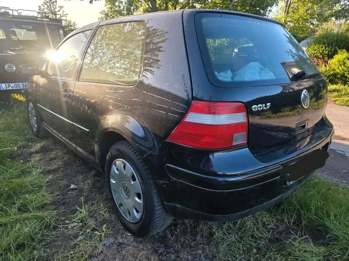 Gebraucht VW Golf IV 75 PS (55 kW) 2003 Schwarz Kleinwagen