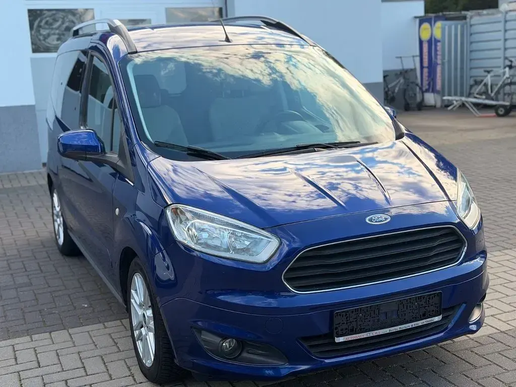 Gebraucht Ford Tourneo Courier Titanium 101 PS (74 kW) 2017 Blau Van / Kleinbus