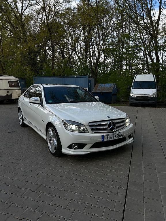 Weiß Gebraucht 2007 Mercedes C280 Limousine | 5.000 € (Guter Preis) - Bild 1/4