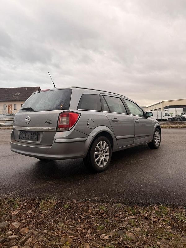 Gebraucht Opel Astra 102 PS (75 kW) 2007 Grau Kombi