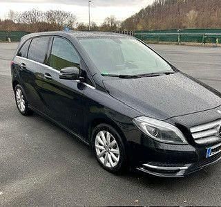 Schwarz Gebraucht 2013 Mercedes B180 Van / Kleinbus | 8.500 € (Guter Preis) - Bild 1/4