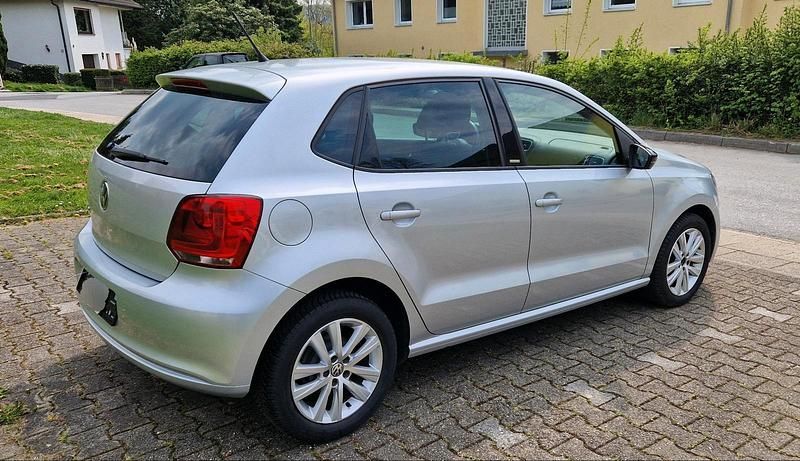 Gebraucht VW Polo Style 60 PS (44 kW) 2011 Silber Kleinwagen