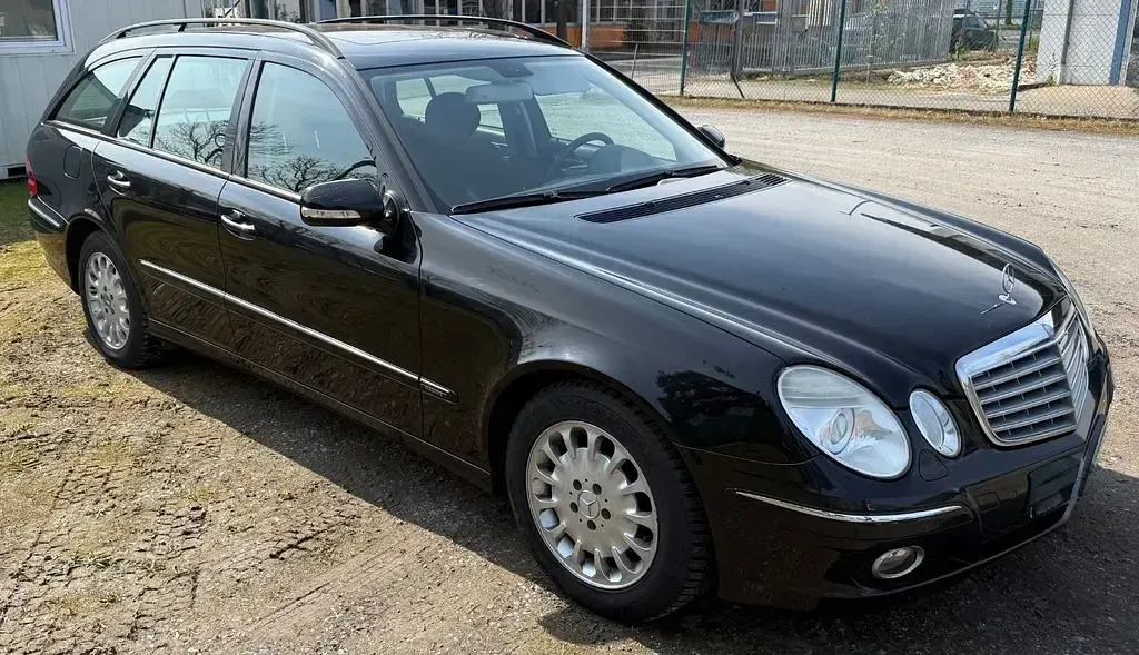 Gebraucht Mercedes E280 Elegance 190 PS (139 kW) 2008 Schwarz Limousine