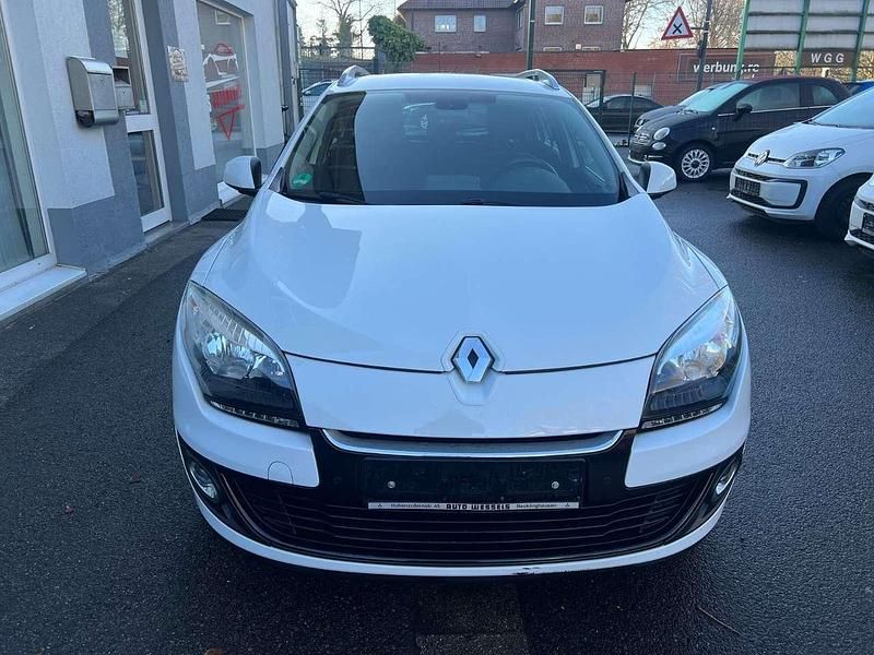 Gebraucht Renault Mégane GrandTour Initiale Paris 101 PS (74 kW) 2013 Weiß Kombi