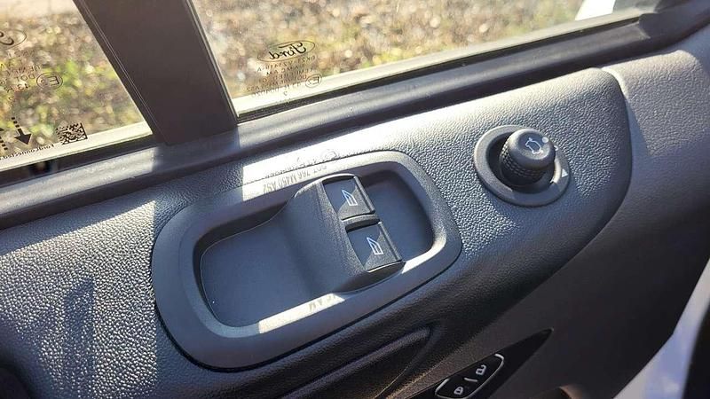 Gebraucht Ford Transit Custom Trend 105 PS (77 kW) 2023 Frostweiß Van / Kleinbus