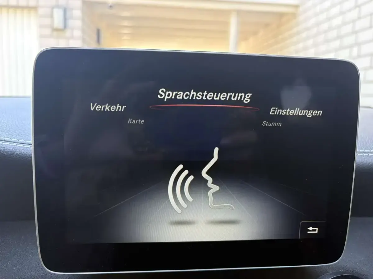 Gebraucht Mercedes GLA180 AMG line 122 PS (89 kW) 2018 Schwarz SUV