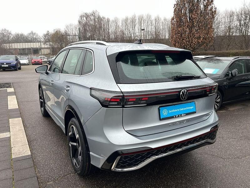 Gebraucht VW Tiguan R-line 193 PS (141 kW) 2025 Oyster silver metallic SUV