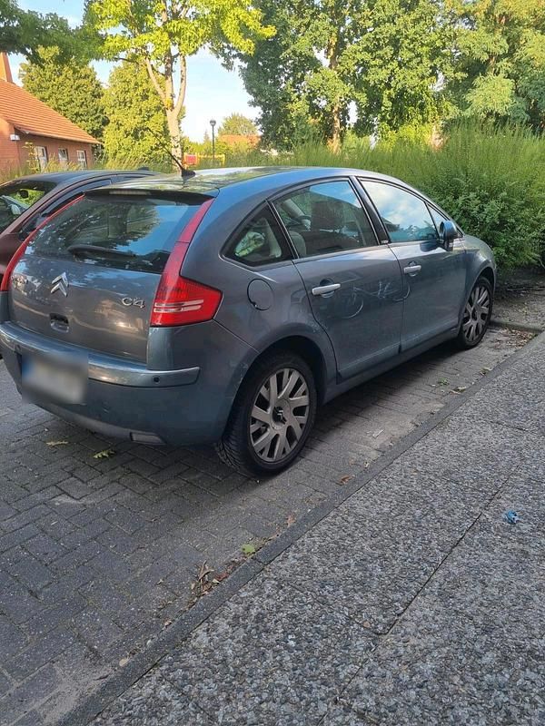 Andere farben Gebraucht 2005 Citroën C4 Limousine | 1.950 € (Fairer Preis) - Bild 1/4