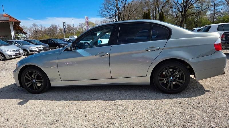 Gebraucht BMW 320 163 PS (119 kW) 2006 Grau Limousine