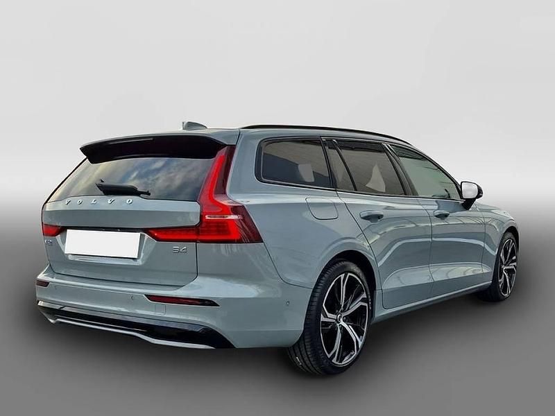 Gebraucht Volvo V60 Plus 197 PS (144 kW) 2025 Grau Kombi