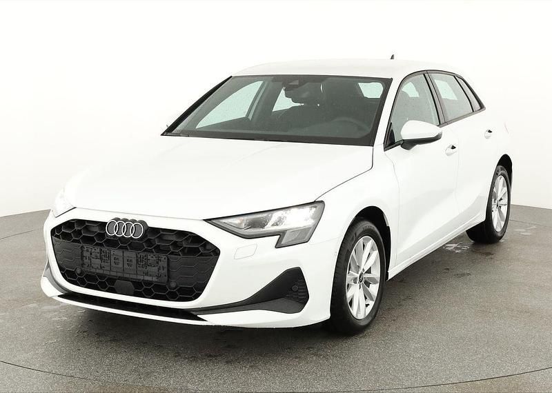 Arkonaweiß Neu 2025 Audi A3 Ambiente | 31.495 € (Guter Preis) - Bild 1/4
