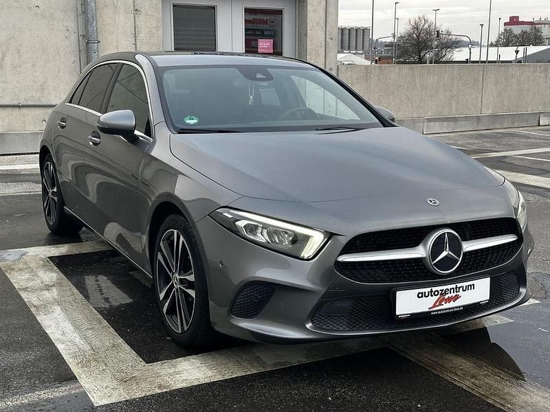 Gebraucht Mercedes A200 Edition 1 163 PS (119 kW) 2020 Grau Limousine