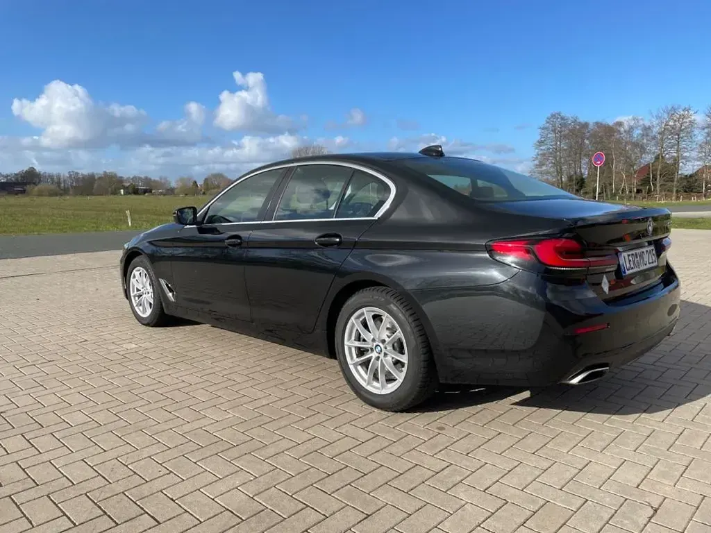 Gebraucht BMW 530 292 PS (214 kW) 2023 Schwarz Limousine