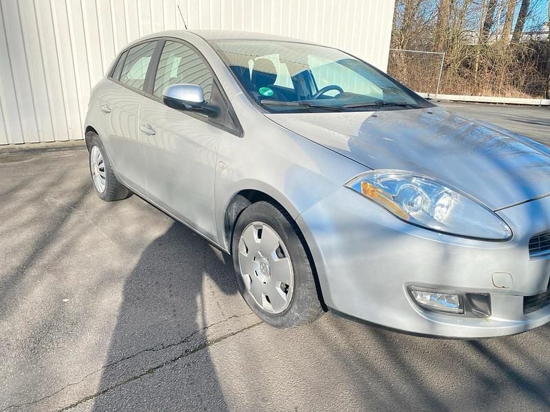 Gebraucht Fiat Bravo 90 PS (66 kW) 2008 Silber Kleinwagen