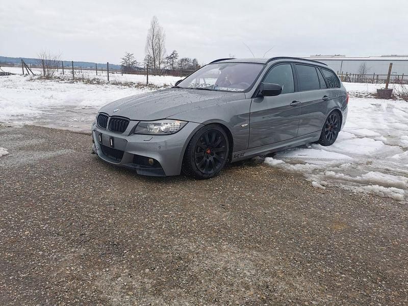 Gebraucht BMW 330 Performance 272 PS (200 kW) 2011 Grau Kombi