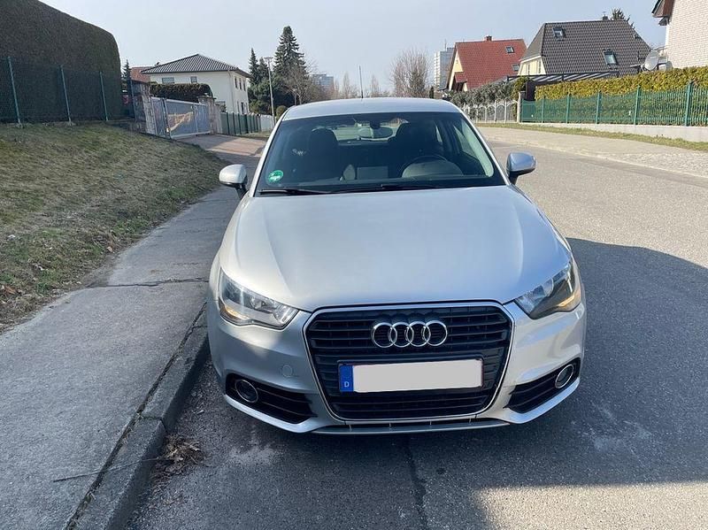 Gebraucht Audi A1 Sport 122 PS (89 kW) 2011 Silber Kleinwagen