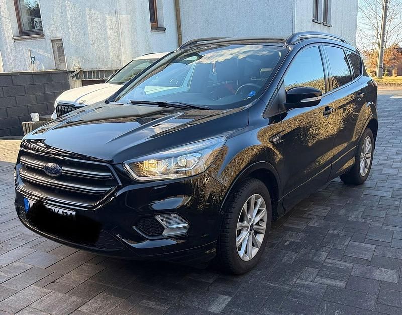 Gebraucht Ford Kuga ST-Line 150 PS (110 kW) 2019 Schwarz SUV