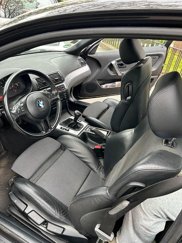Second-hand BMW 318 143 CP (105 kW) 2001 Negru Coupe
