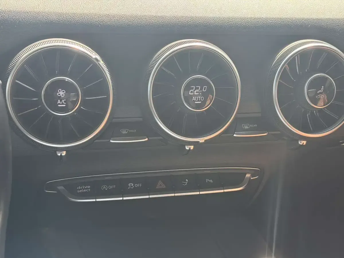 Gebraucht Audi TT Design 184 PS (135 kW) 2014 Weiß Coupé