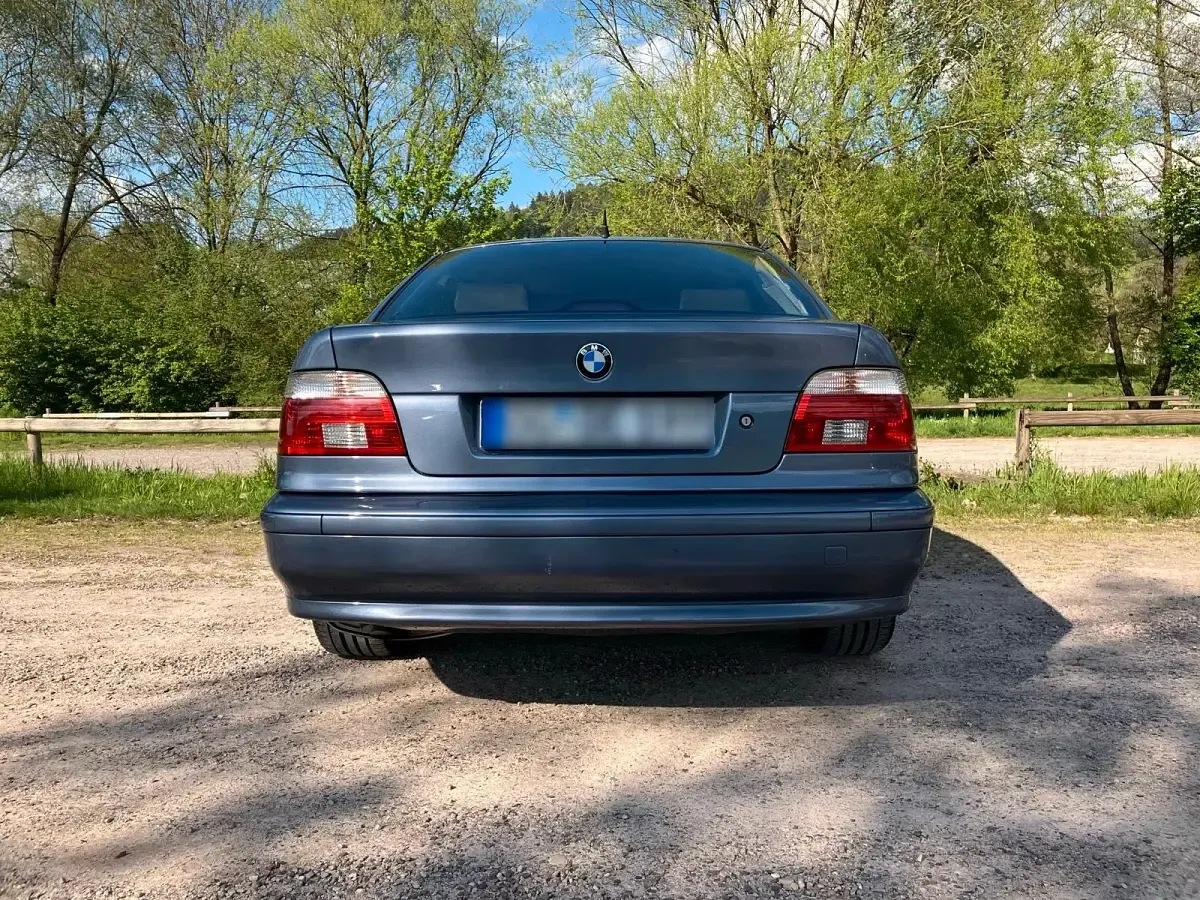 Gebraucht BMW 525 163 PS (119 kW) 2002 Blau Limousine