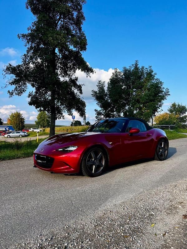 Rot Gebraucht 2017 Mazda MX5 Sports-Line Cabrio | 17.100 € (Fairer Preis) - Bild 1/4