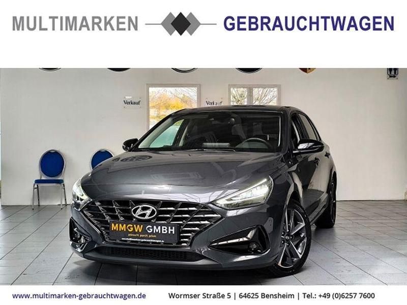 Grau Gebraucht 2022 Hyundai i30 Edition 30+ Limousine | 14.490 € (Fairer Preis) - Bild 1/4