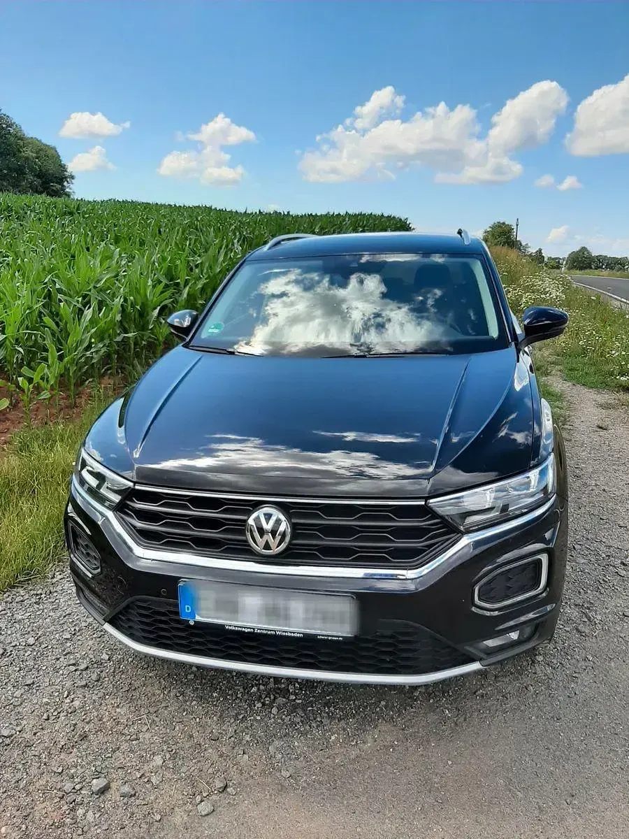 Second-hand VW T-Roc Style 116 CP (85 kW) 2020 Negru SUV