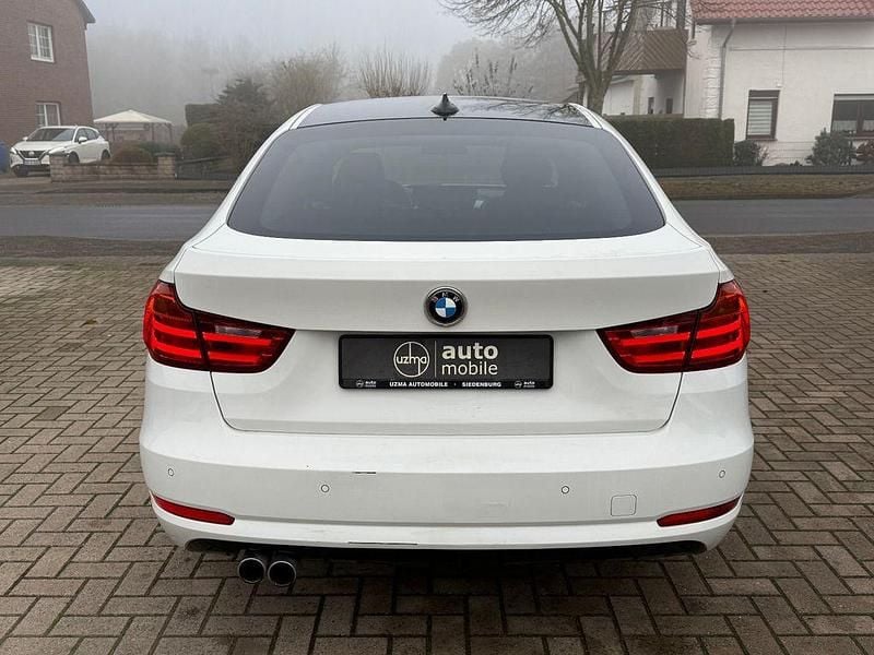 Gebraucht BMW 330 Performance 258 PS (189 kW) 2015 Weiß Limousine