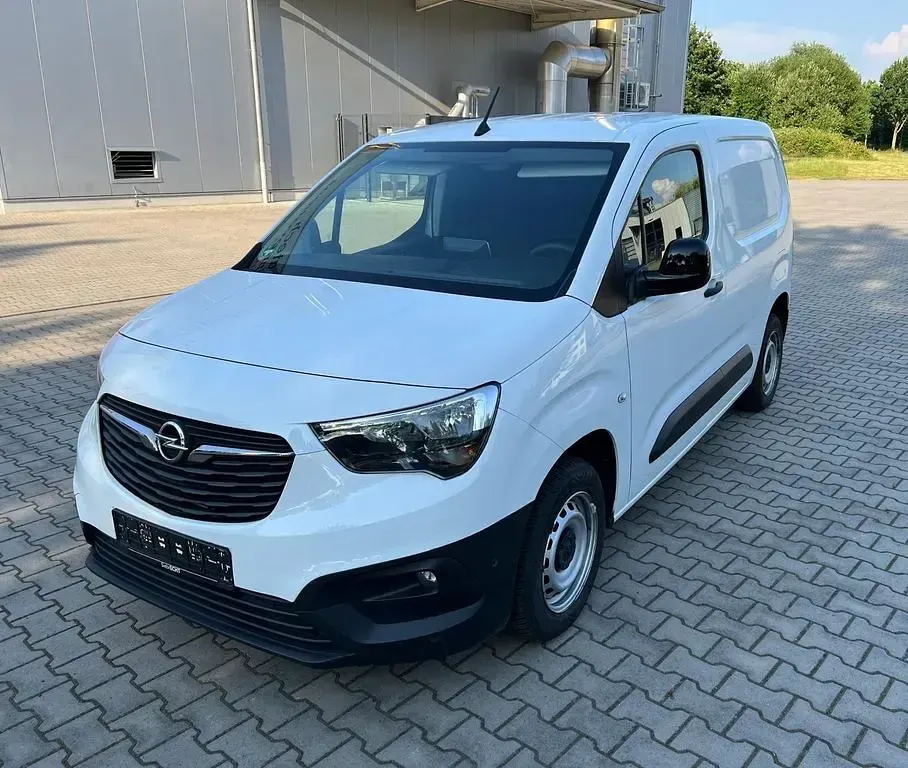 Gebraucht Opel Combo Edition 102 PS (75 kW) 2022 Weiß Van / Kleinbus