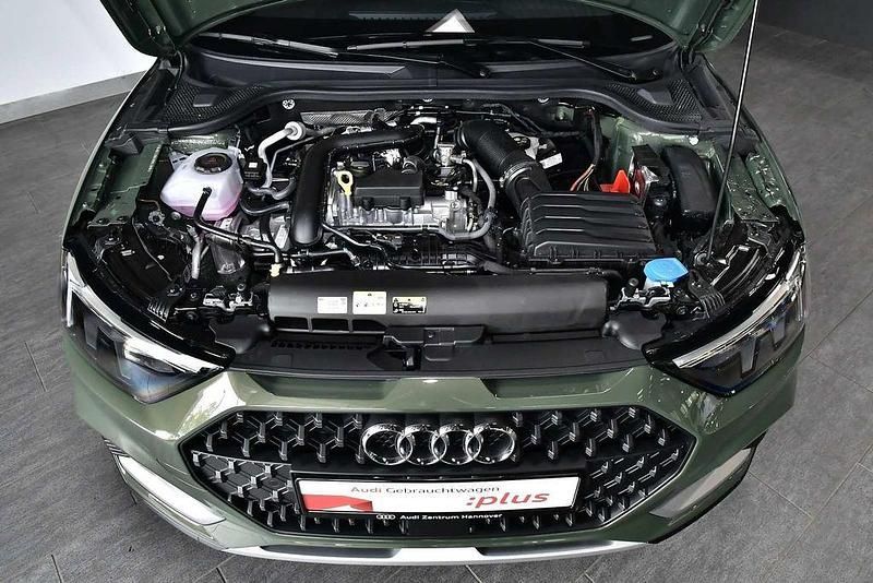 Gebraucht Audi A1 Basis 116 PS (85 kW) 2024 Distriktgrün metallic SUV