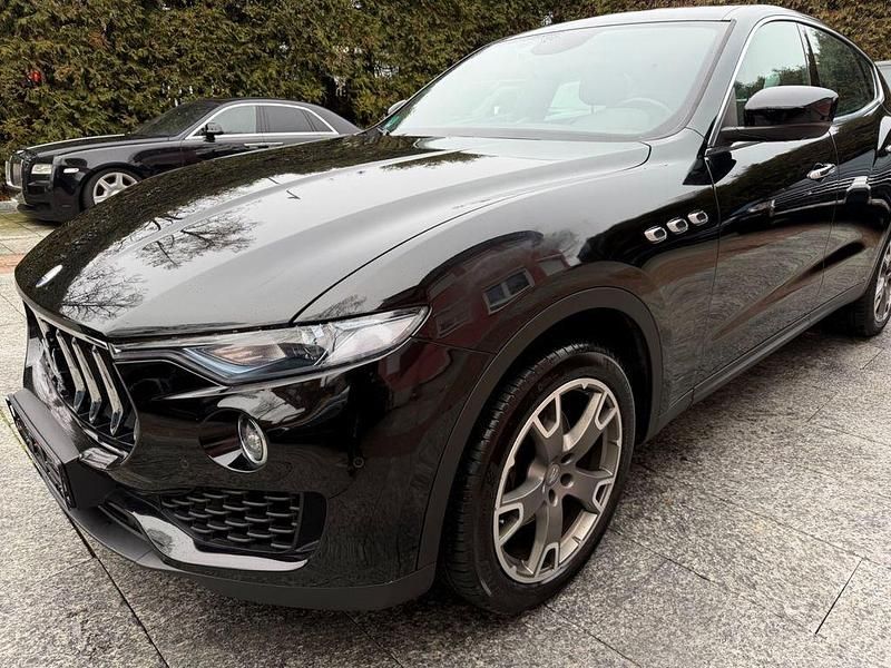 Gebraucht Maserati Levante 275 PS (202 kW) 2018 Schwarz SUV