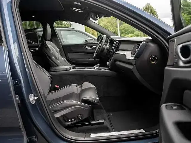 Gebraucht Volvo XC60 145 PS (106 kW) 2023 SUV