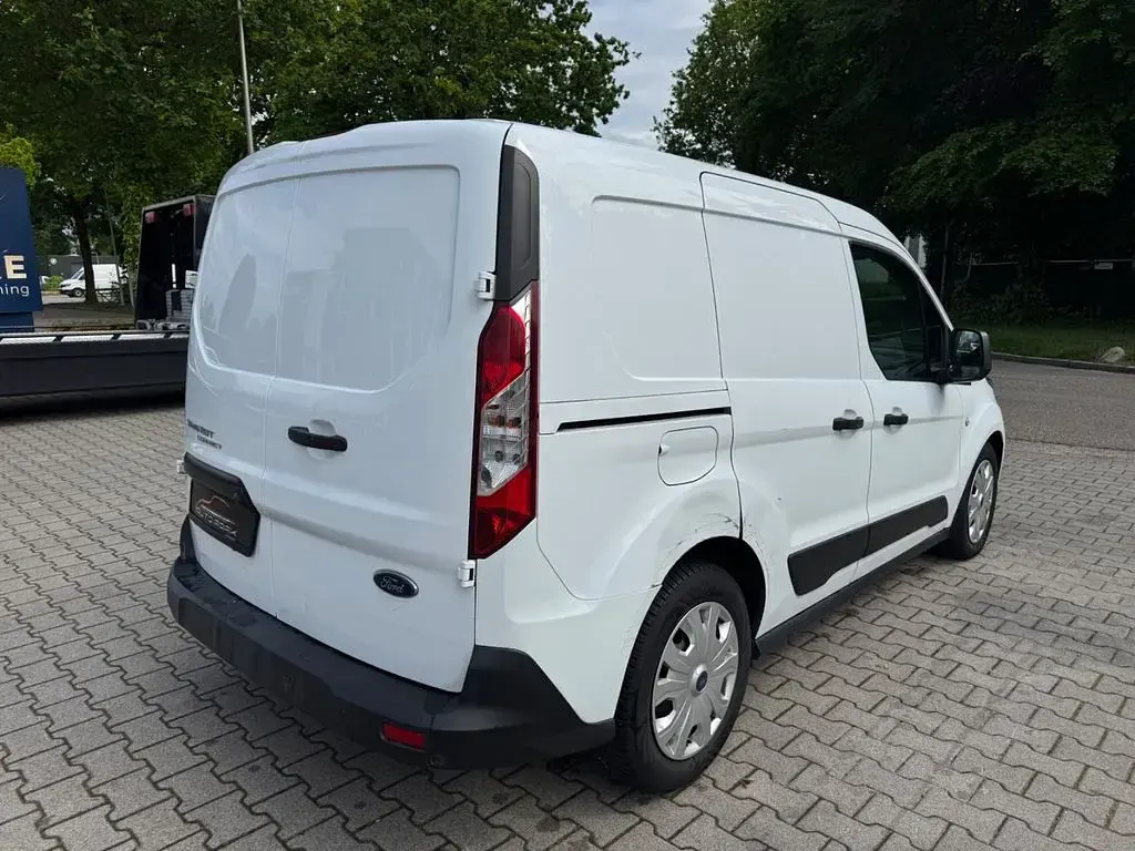 Gebraucht Ford Transit Trend 101 PS (74 kW) 2019 Weiß Van / Kleinbus