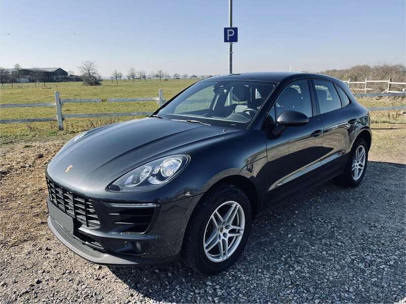Grau Gebraucht 2016 Porsche Macan SUV | 29.950 € (Etwas zu teuer) - Bild 1/4