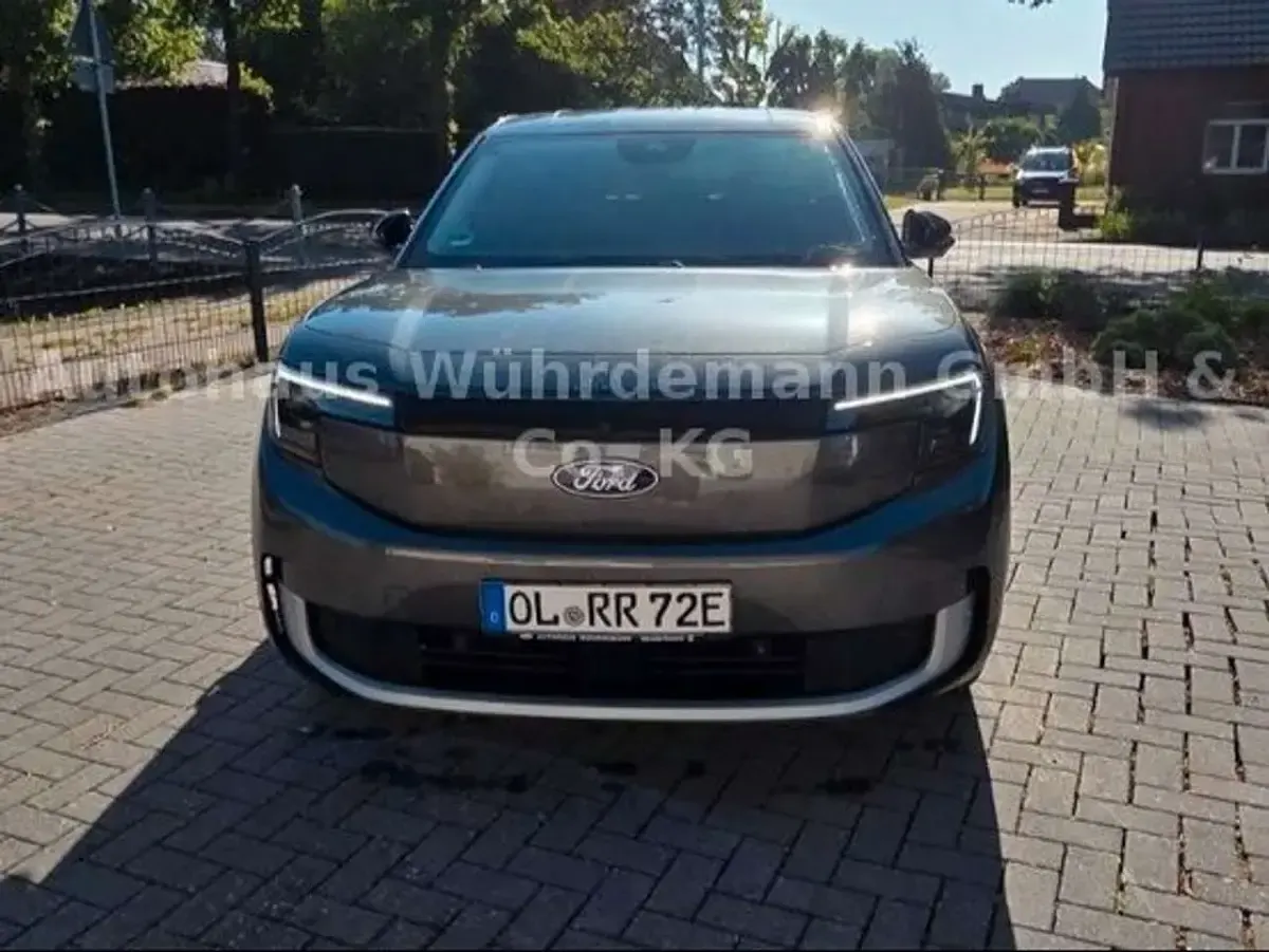 Gebraucht Ford Explorer Premium 286 PS (210 kW) 2024 Magneticgrau (metallic) SUV