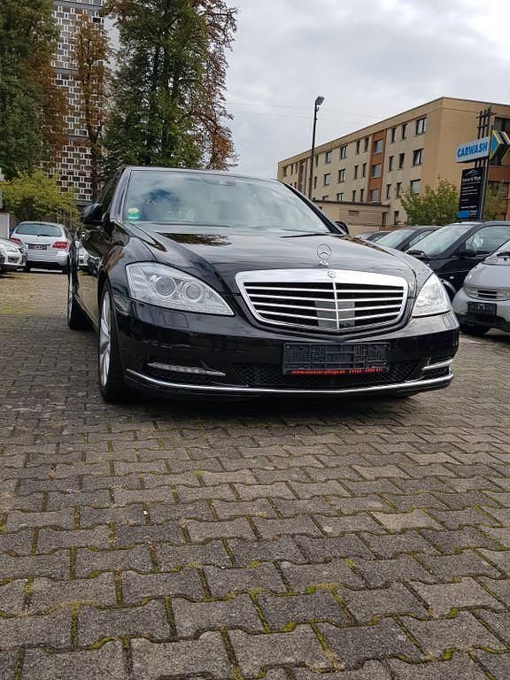 Obsidianschwarz metalliclack Gebraucht 2012 Mercedes S350 Limousine | 25.995 € (Teuer) - Bild 1/4